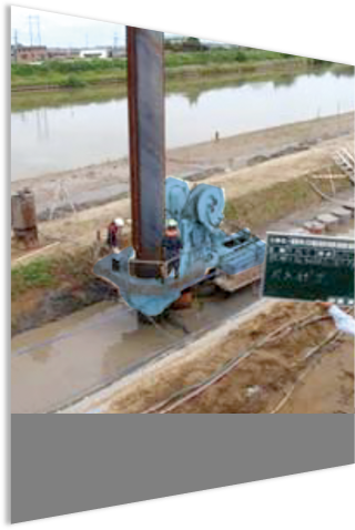 鋼管矢板圧入工法（ウォータージェット併用工法）